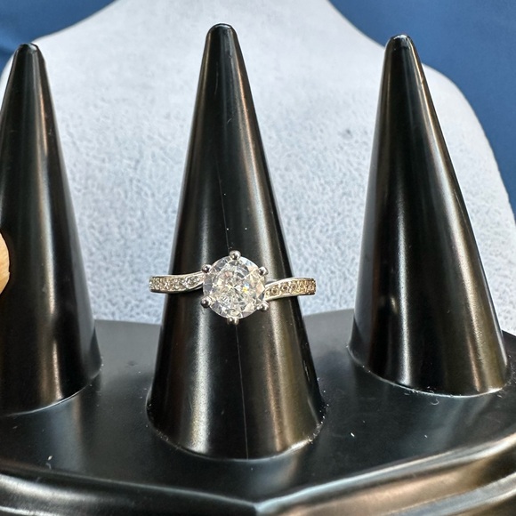 New 925 Italy Sterling Silver Elegant Women's Ring with Clear Stones Size 7 - Picture 11 of 11